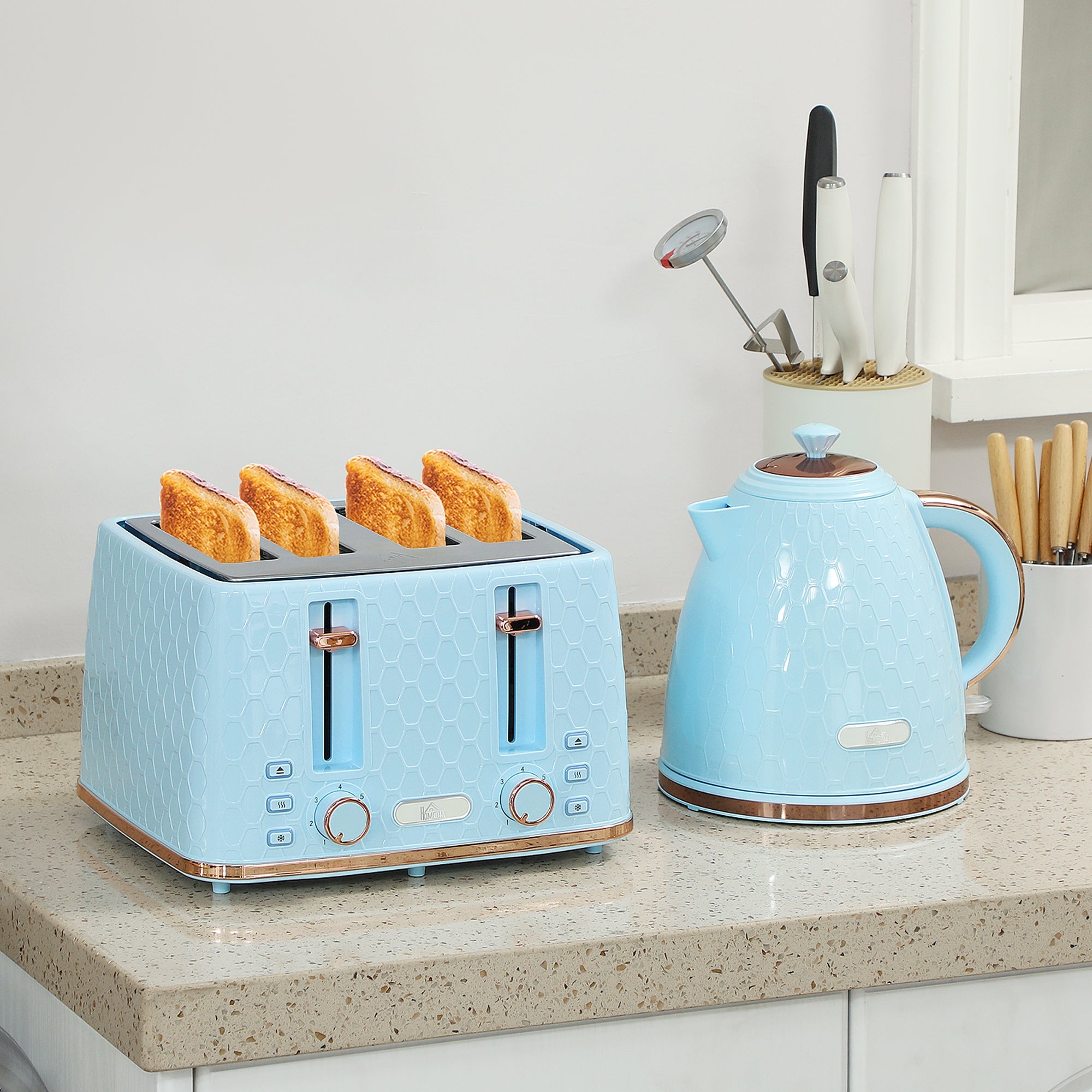 HOMCOM Kettle and Toaster Set, 1.7L 3000W Fast Boil Jug Kettle, 4 Slice Toaster with 7 Level Browning Controls, Light Blue