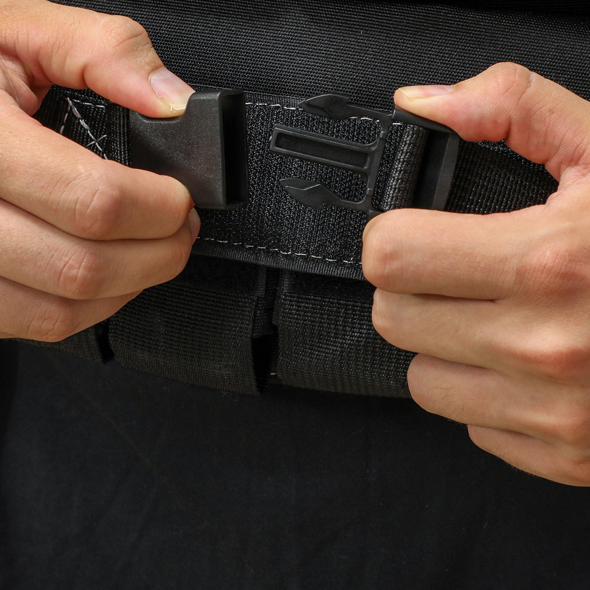 SPORTNOW 20KG Adjustable Weighted Vest, Running Weight Vest, with 30 Metal Weights, Reflective Strips, for Running, Exercise