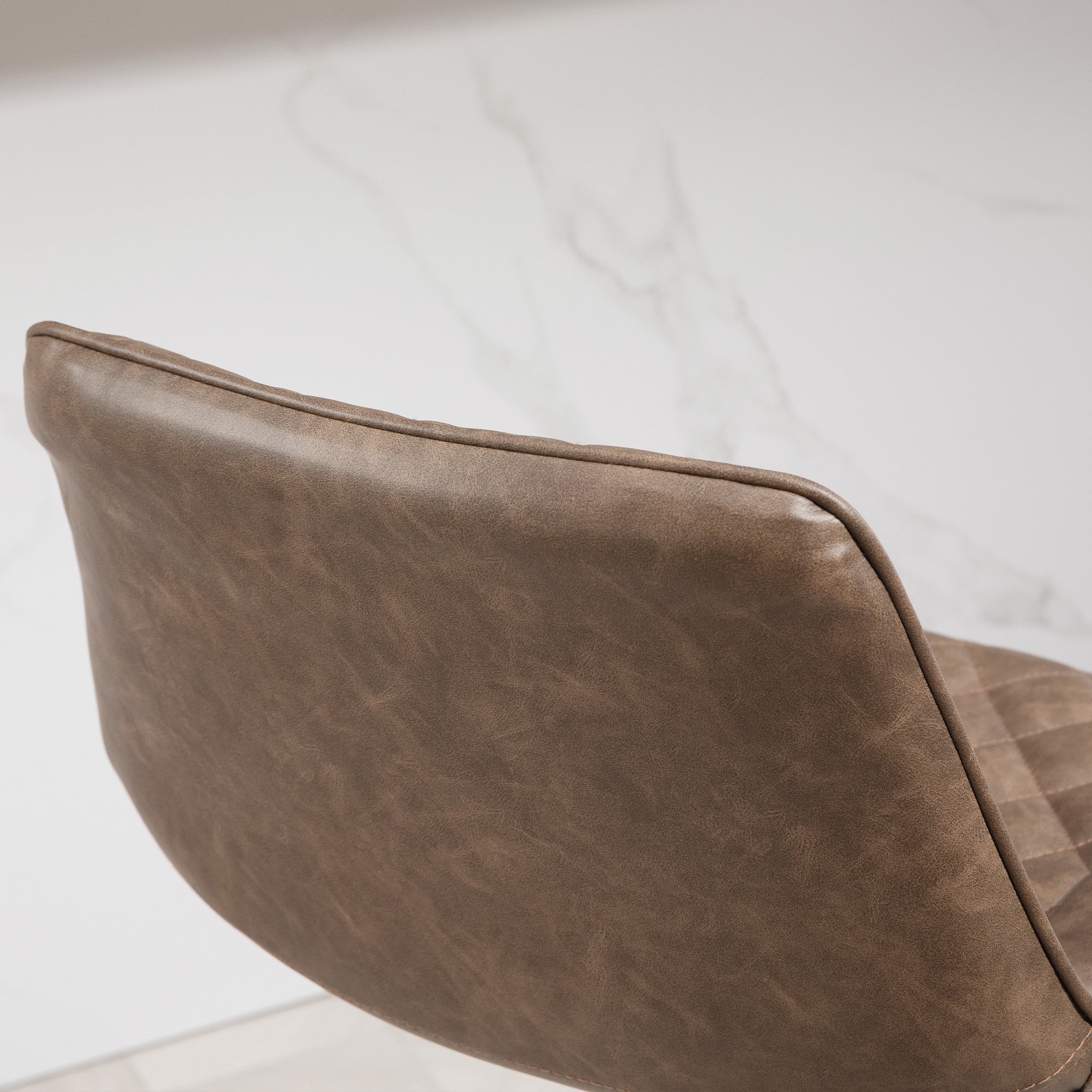 HOMCOM Bar Stools Set of 2, Retro Adjustable Kitchen Stool, Swivel PU Leather Upholstered Bar Chairs with Back, Footrest and Steel Base, Brown