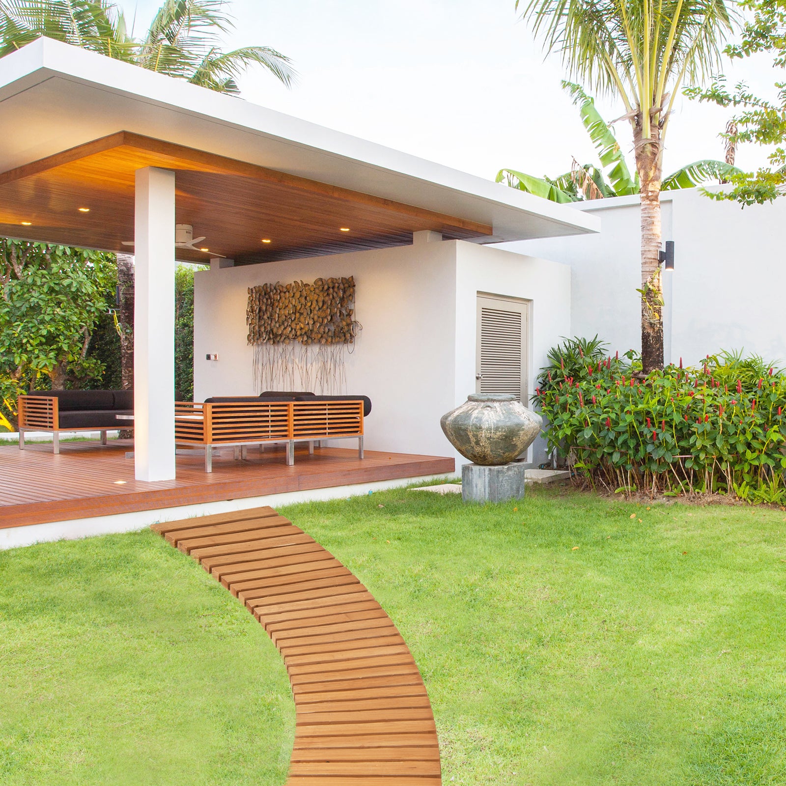 Roll-Out Garden Pathway with Non-slip Surface and Plastic Sheath