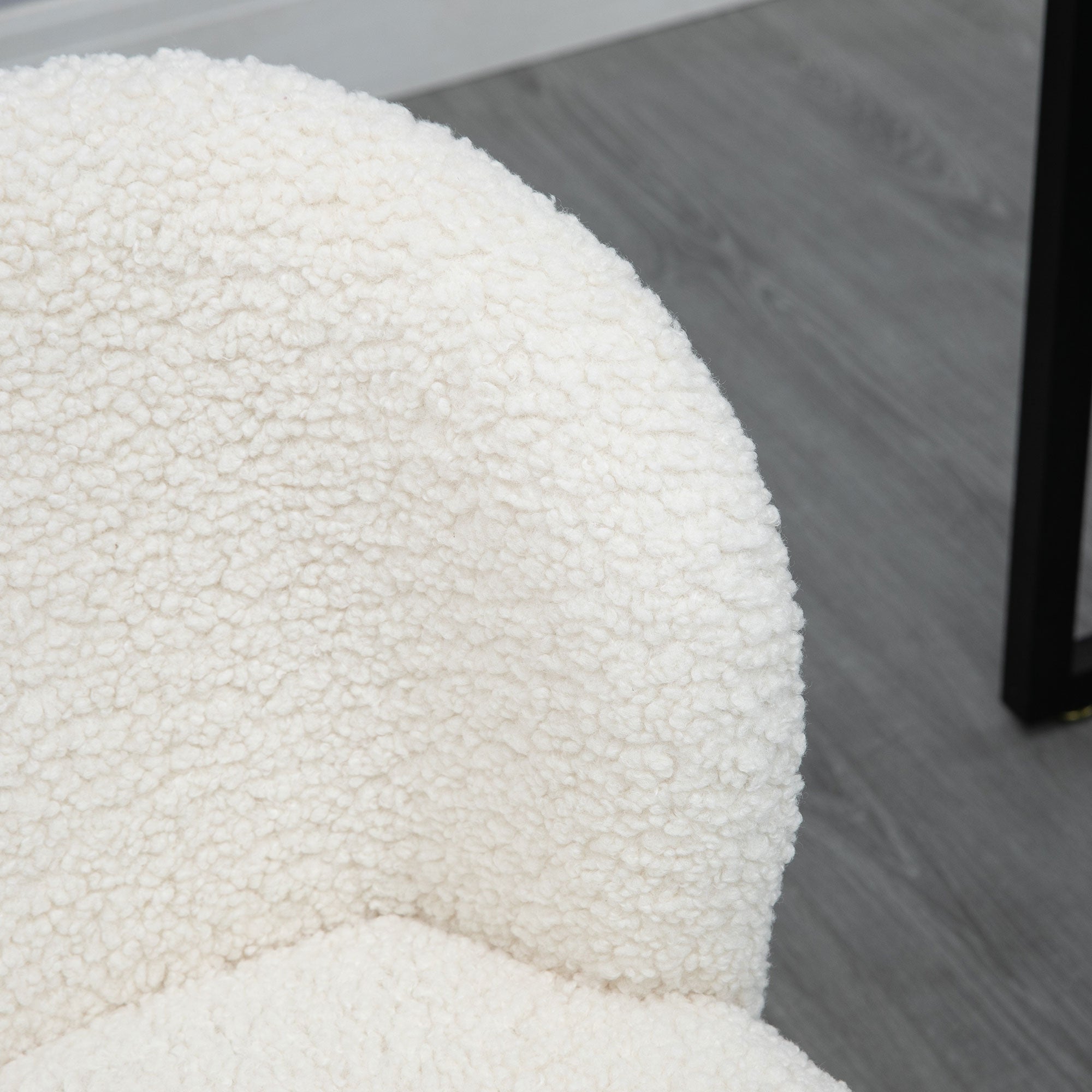 HOMCOM Office Chair with Adjustable Height and Wheels - White